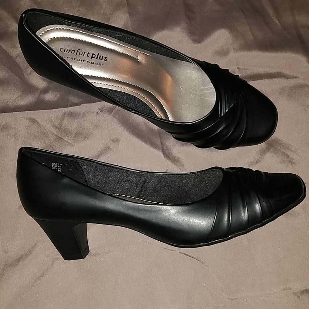 Woman's black heels - Picture 4 of 8